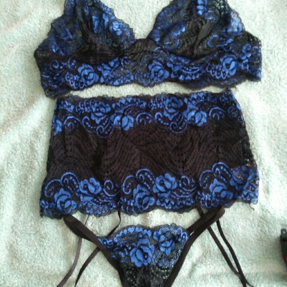 3 piece lingerie set - Picture 3 of 3